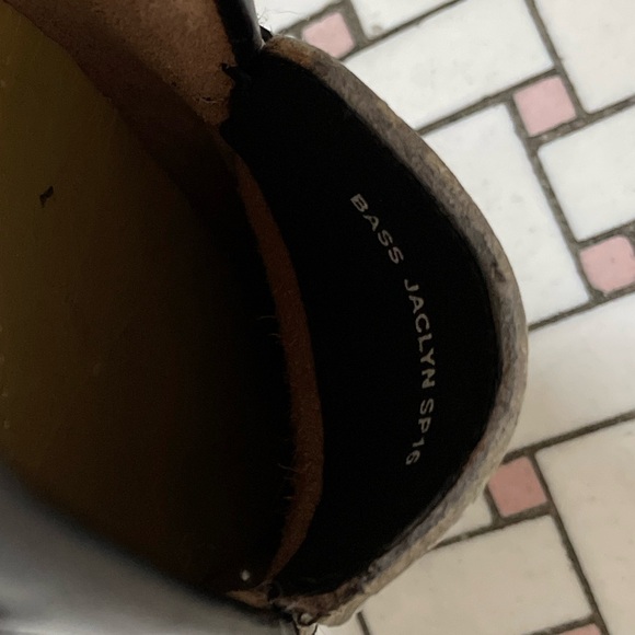 G.H. Bass & Co. Weejuns Jaclyn Leather Tassel Loafer 6.5 (now Esther Kiltie) - Picture 2 of 10